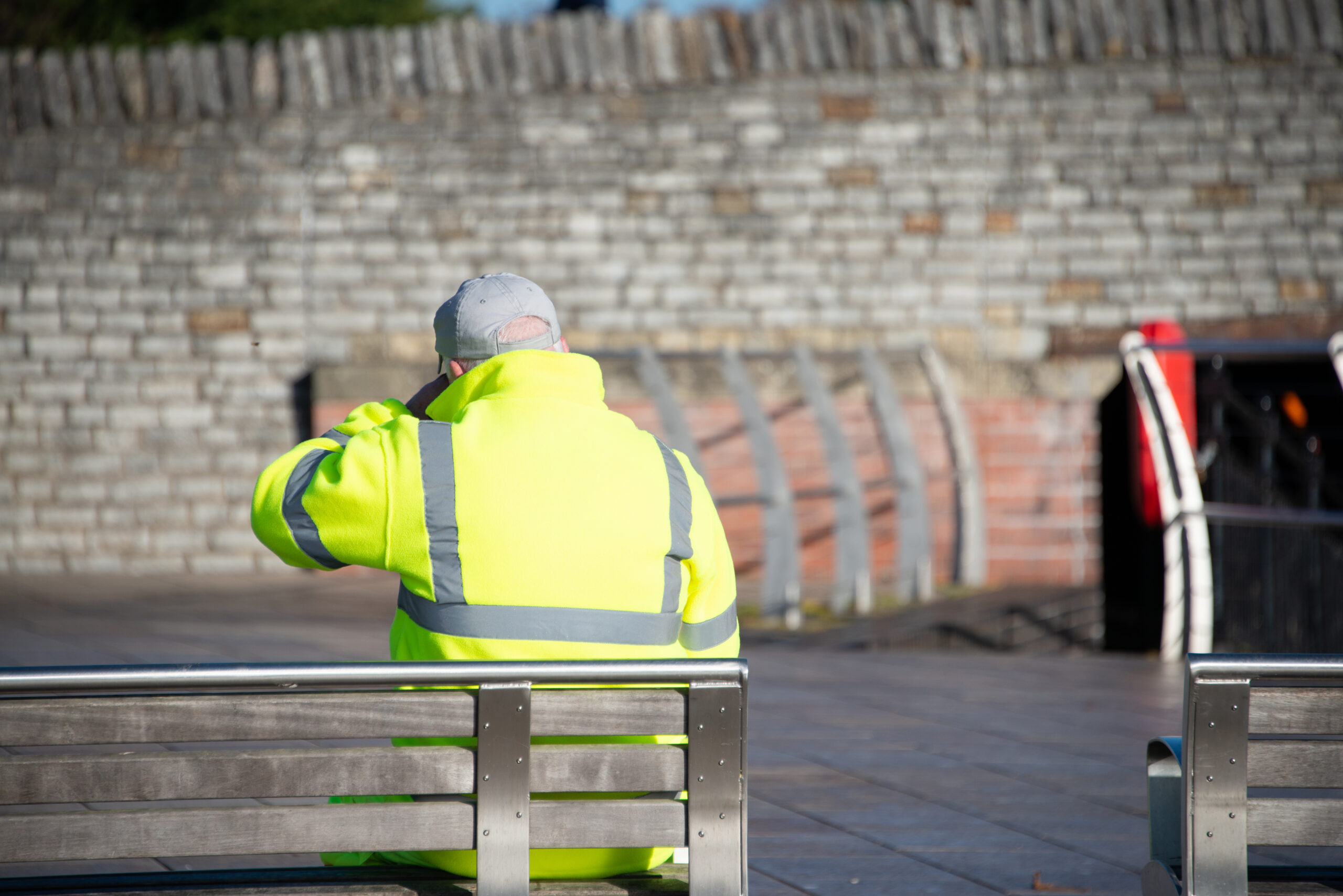 government lone worker alone on site